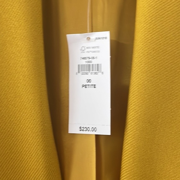 Banana Republic Sculpted Wool Blazer. Color: Gingko Leaf. NWT. - Picture 4 of 7